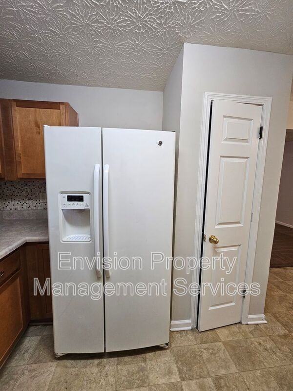 678 Georgetown Ct - Photo 7 of 27