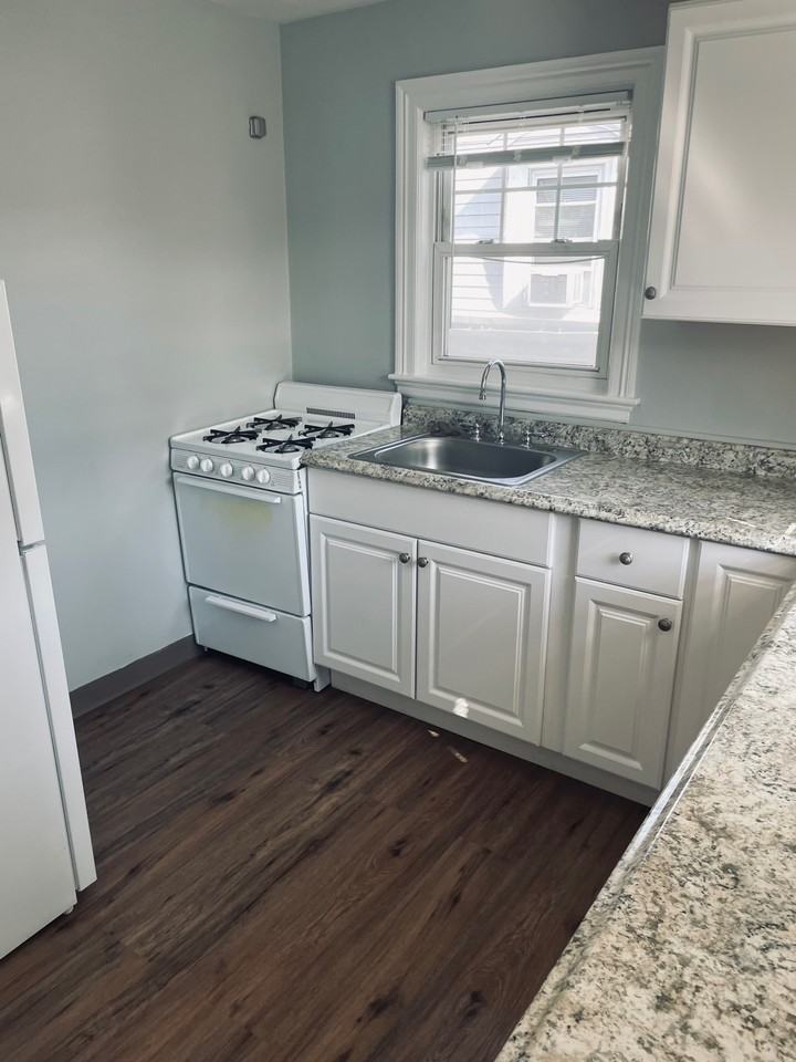 43 Florence Street - Photo 5 of 12