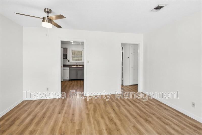 5025 Catalpa St - Photo 6 of 21