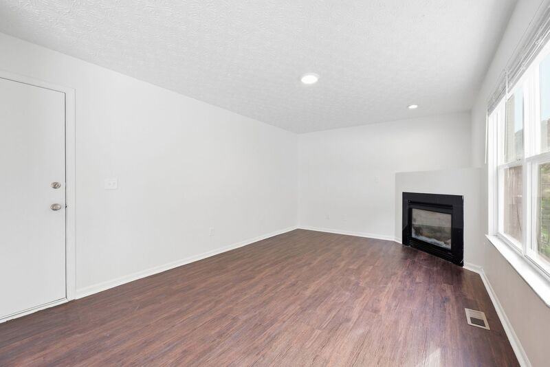 8245 Crete Ln - Photo 7 of 24