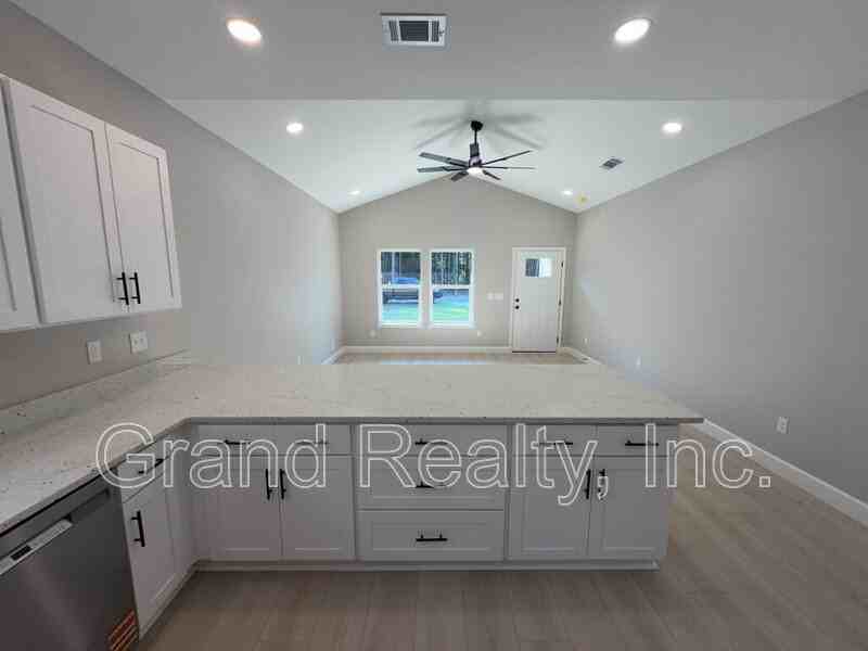 6147 Beverly Ann Cir - Photo 4 of 19