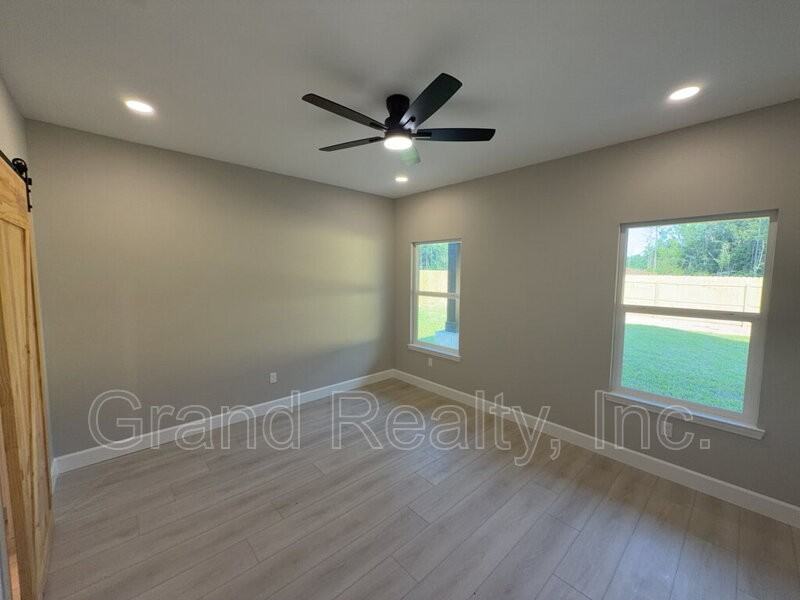 6147 Beverly Ann Cir - Photo 7 of 19
