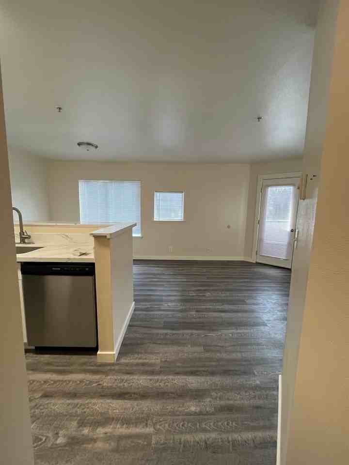 Lee Court - Photo 5 of 19