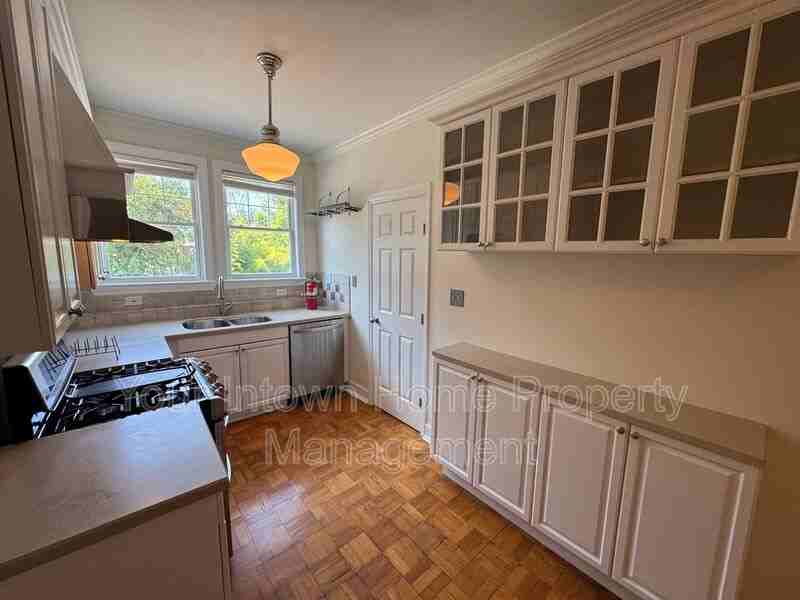 872 Briarcliff Rd Ne #B4 - Photo 6 of 23