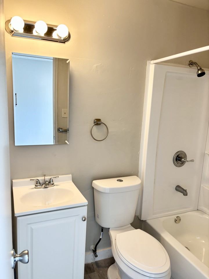 1280 University Avenue - Photo 5 of 9