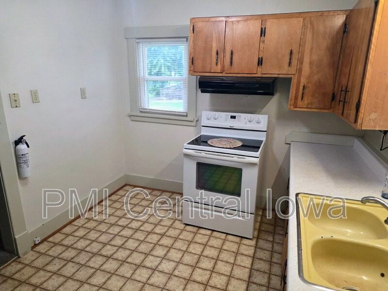 2619 Taft St - Photo 4 of 25