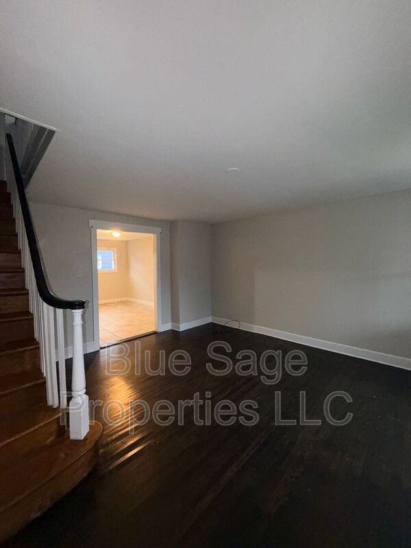 7026 Radbourne Rd - Photo 2 of 23