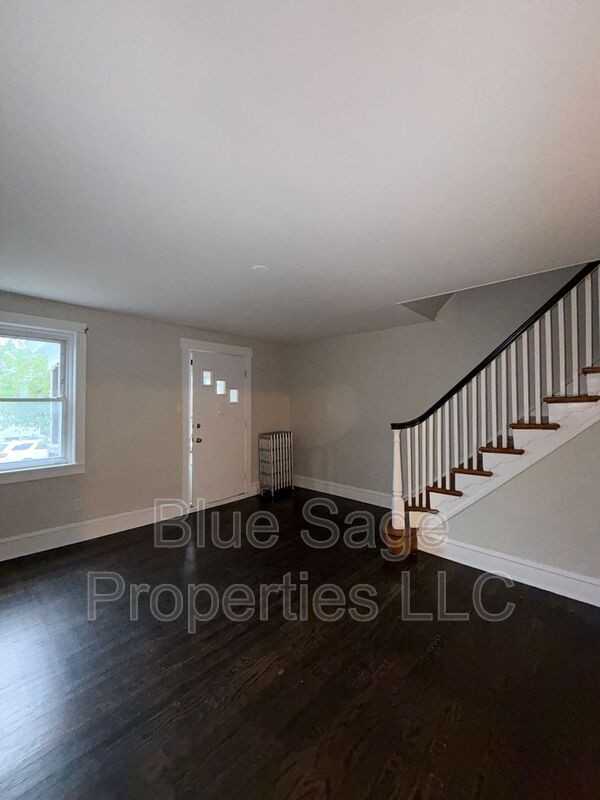 7026 Radbourne Rd - Photo 3 of 23