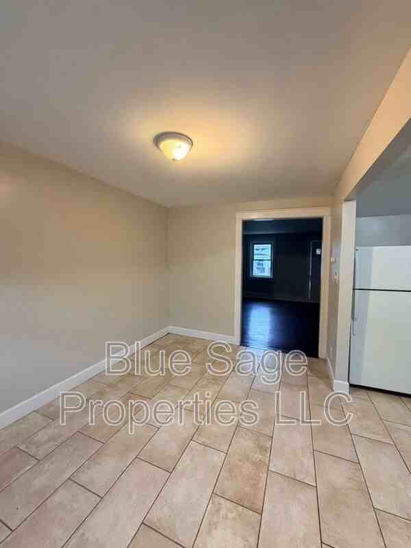 7026 Radbourne Rd - Photo 7 of 23