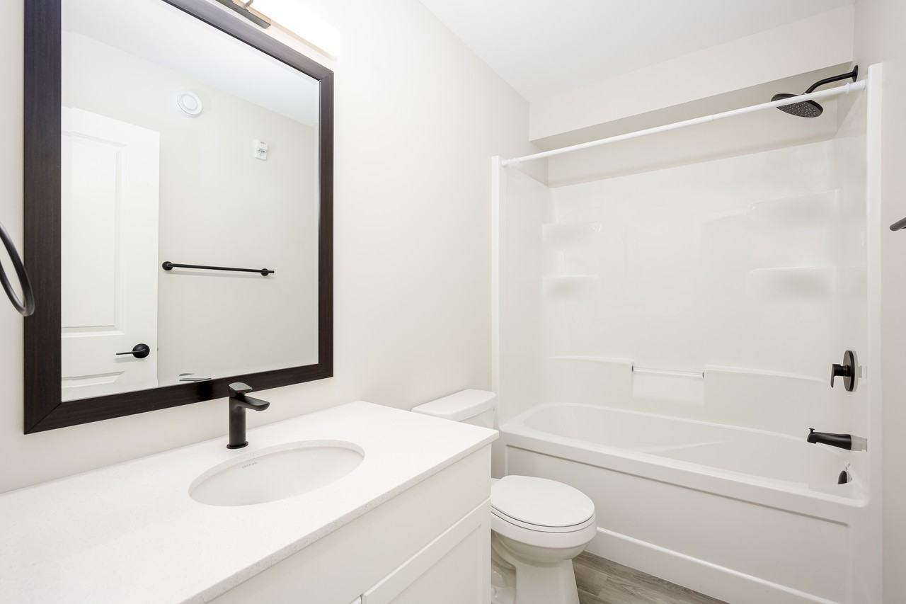 354 Edison Avenue - Photo 6 of 19