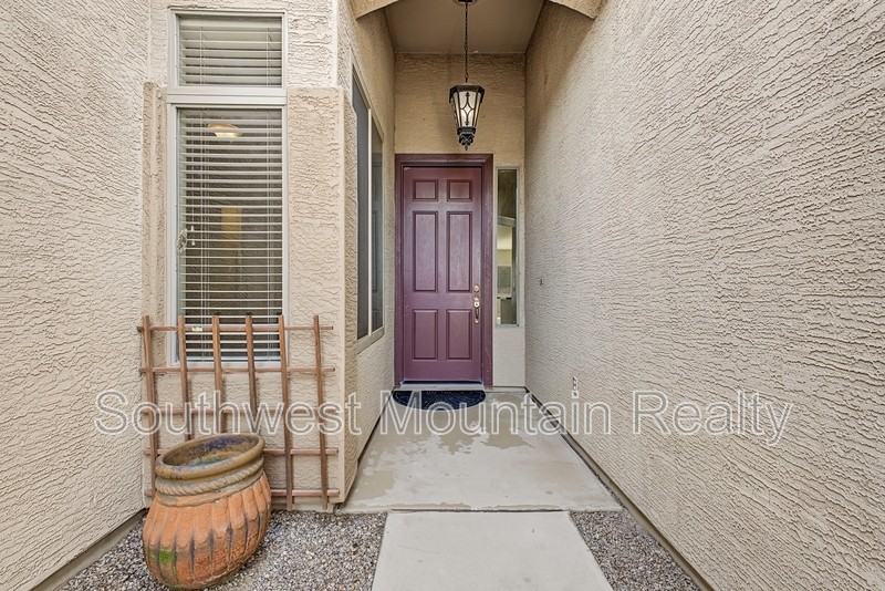 959 E Leo Pl - Photo 7 of 37