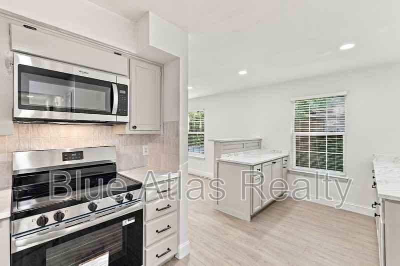 116 Maple St #A - Photo 2 of 25