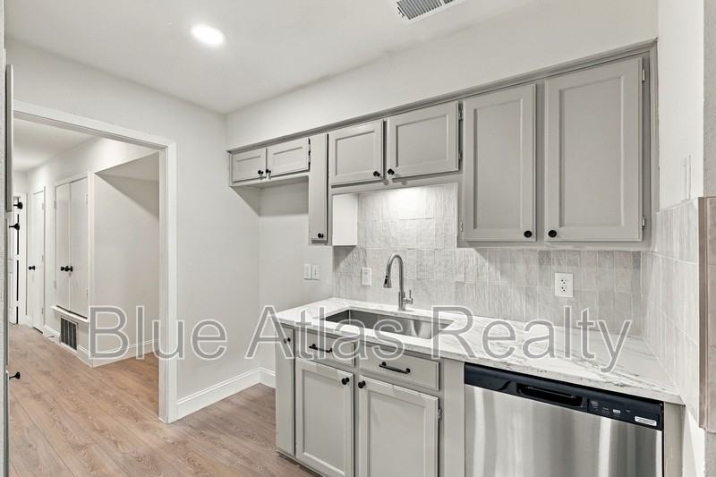 116 Maple St #A - Photo 4 of 25