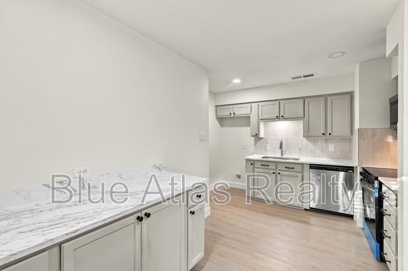 116 Maple St #A - Photo 5 of 25