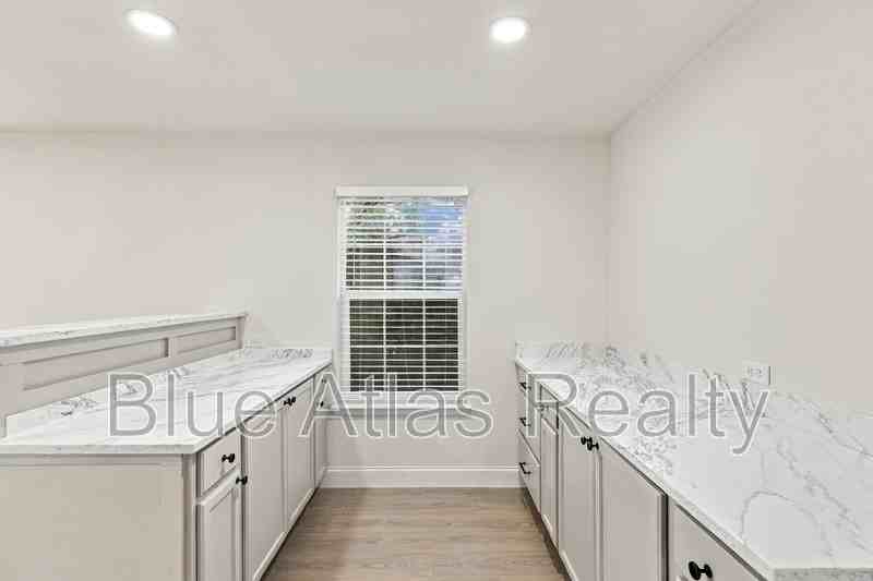 116 Maple St #A - Photo 6 of 25