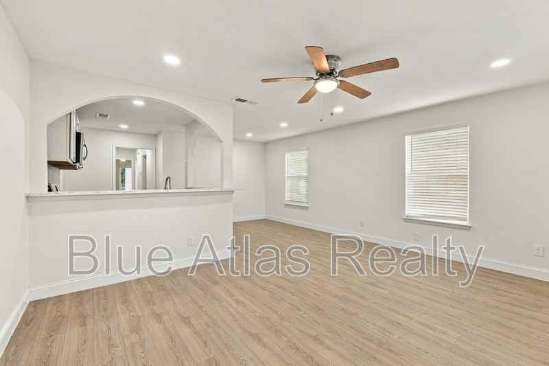 116 Maple St #B - Photo 7 of 25