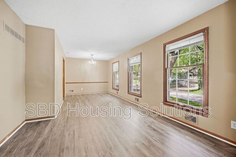 7617 E 100th St - Photo 2 of 20