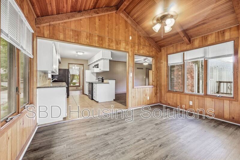 7617 E 100th St - Photo 6 of 20