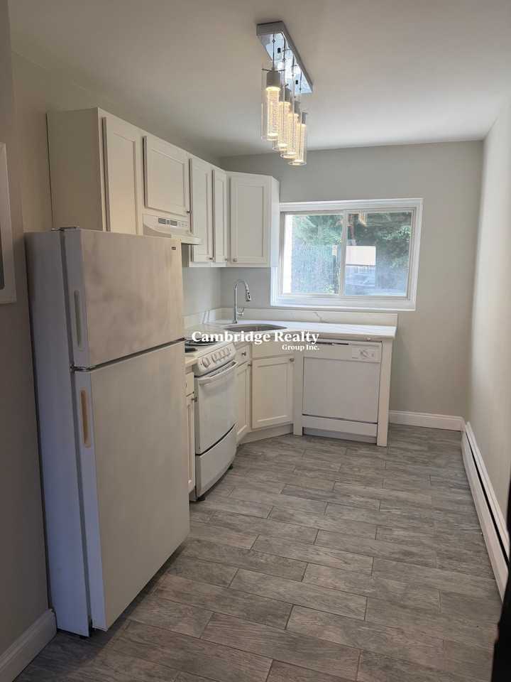 65 Chiswick Rd #3T