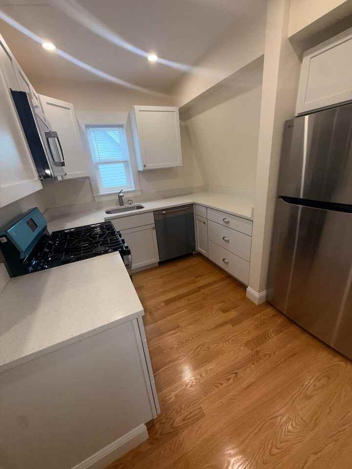 Hancock St #3 - Photo 2 of 14
