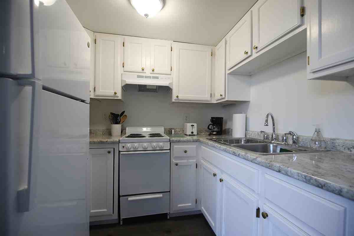 7 Hill Street - Photo 4 of 25
