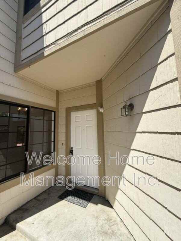 34769 Comstock Cmn - Photo 3 of 24