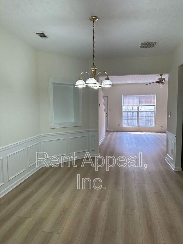 3816 Dandridge Way - Photo 3 of 12