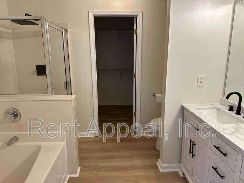 3880 Grovemont Pl - Photo 6 of 11