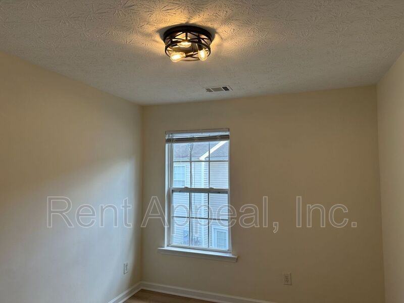 3880 Grovemont Pl - Photo 7 of 11