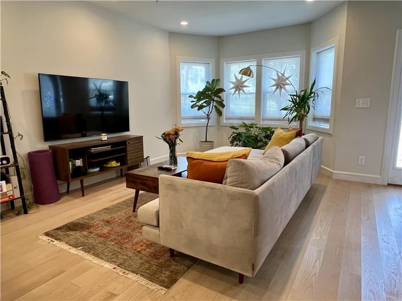 56 Robey St - Photo 7 of 38