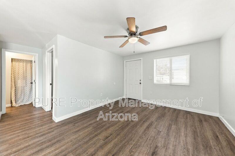 11709 N 79th Dr #4 - Photo 2 of 20