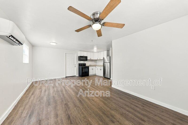 11709 N 79th Dr #4 - Photo 7 of 20