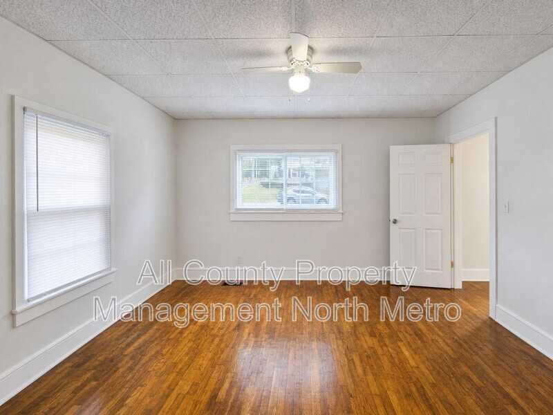 38 E Porter St - Photo 7 of 14