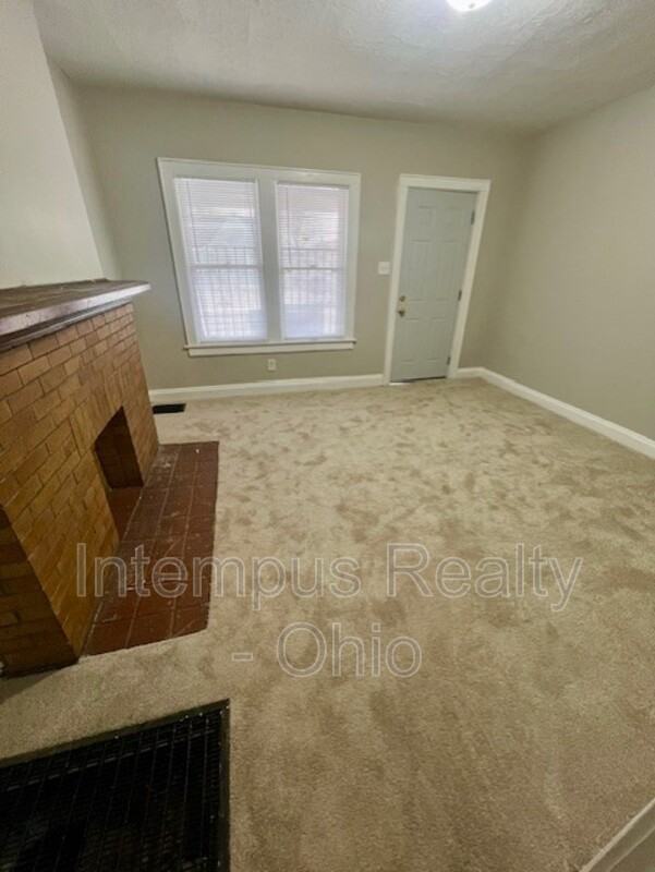 1252 E 23rd Ave - Photo 4 of 19