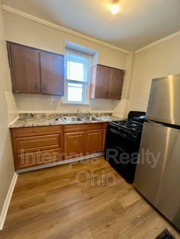 1252 E 23rd Ave - Photo 7 of 19