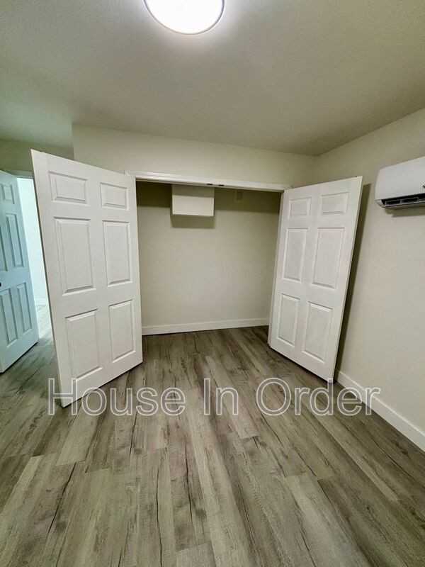211 Cowan St - Photo 5 of 11