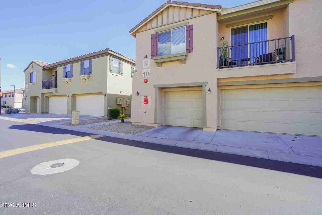 8115 W Lynwood St - Photo 3 of 27