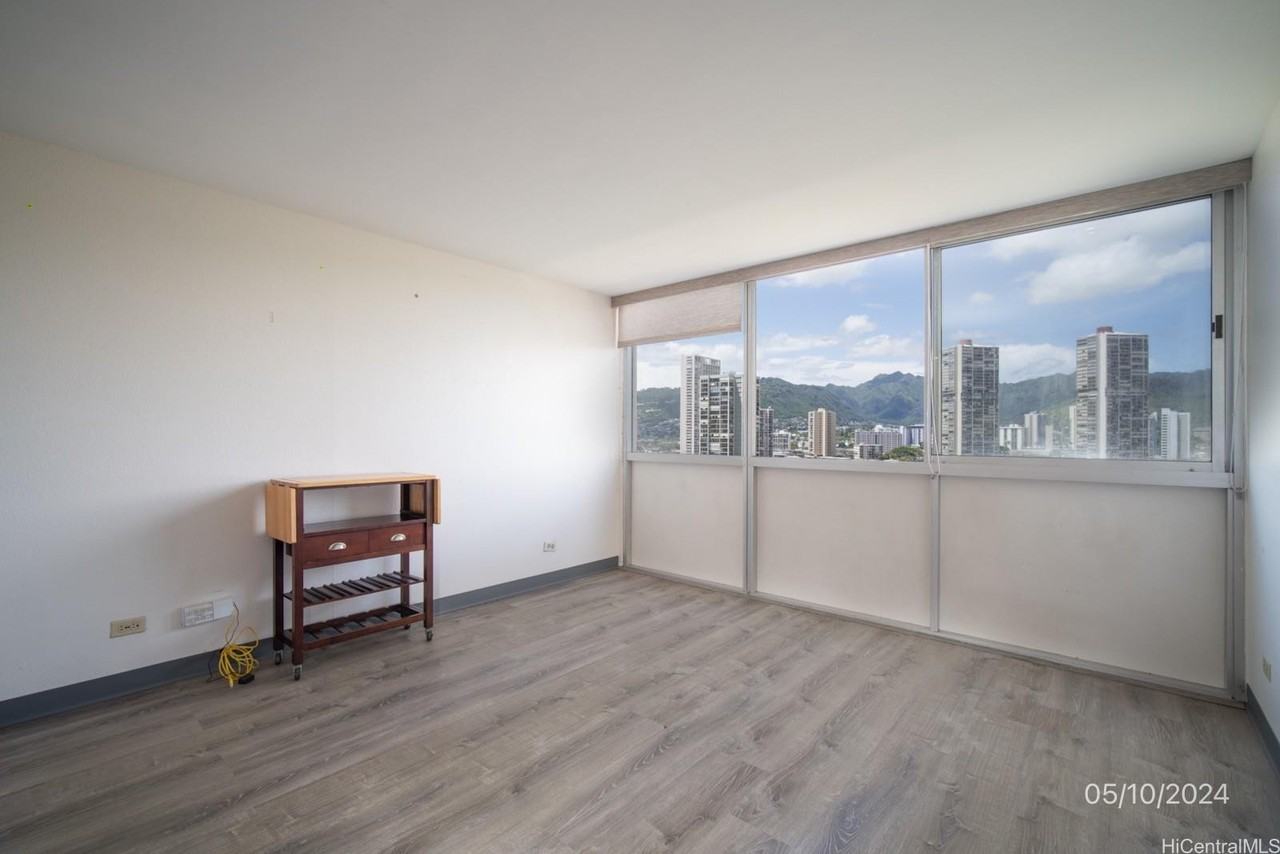 2211 Ala Wai Blvd #1411 - Photo 3 of 18