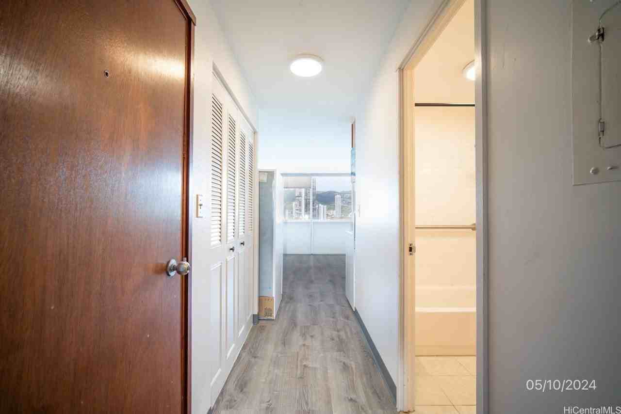 2211 Ala Wai Blvd #1411 - Photo 4 of 18