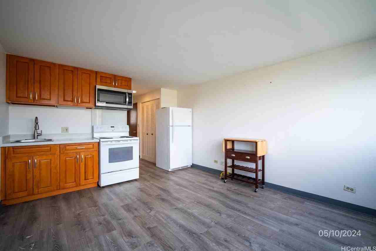 2211 Ala Wai Blvd #1411 - Photo 6 of 18