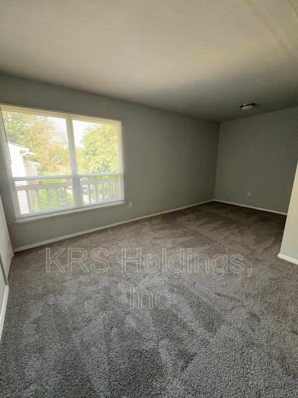 1247 Nelson St #C - Photo 2 of 7