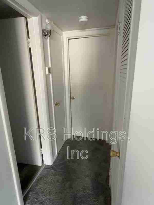 1247 Nelson St #C - Photo 4 of 7