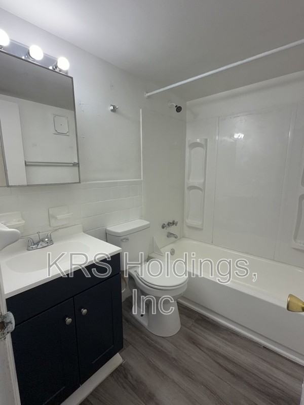 1247 Nelson St #C - Photo 5 of 7