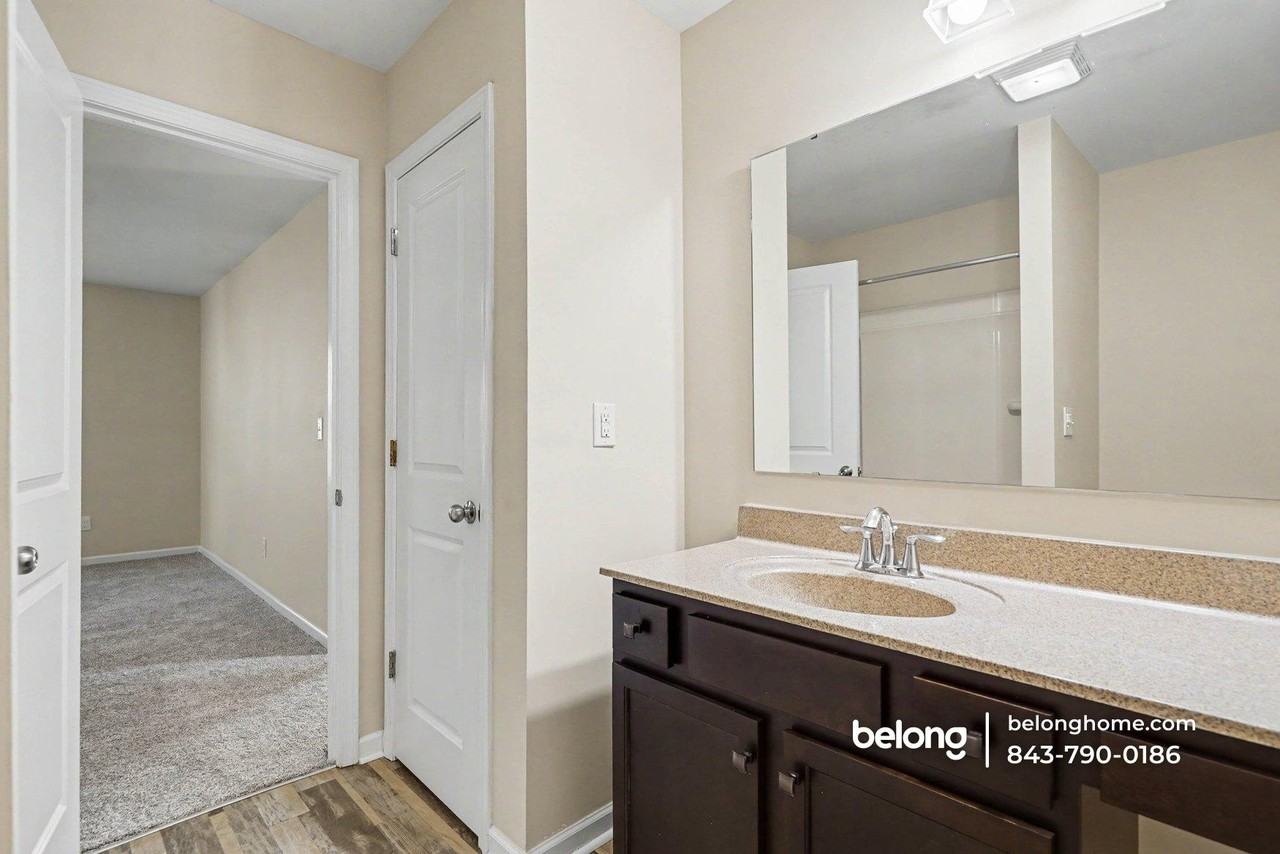 447 Tayberry Ln - Photo 5 of 18