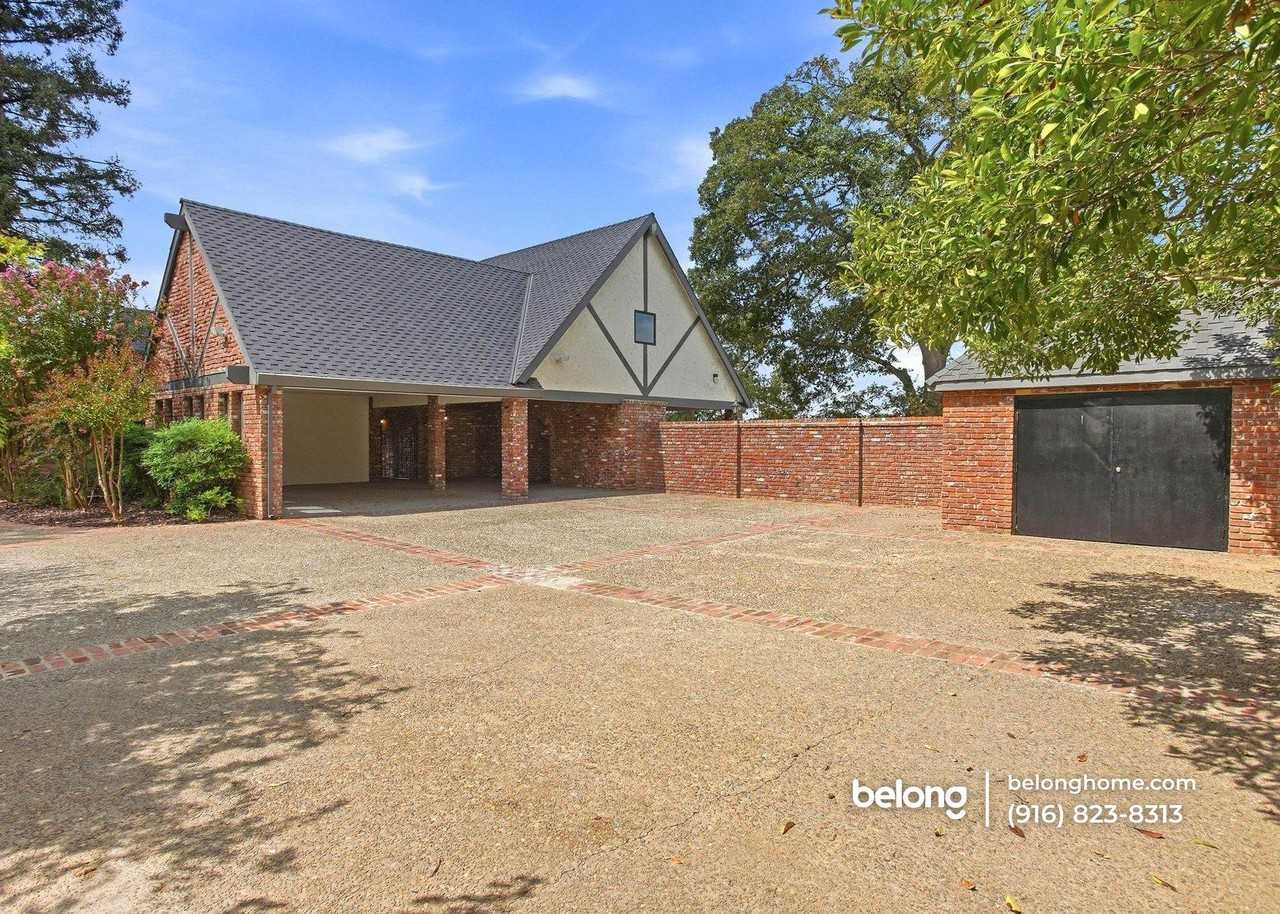 9815 Mira Del Rio Dr - Photo 5 of 25