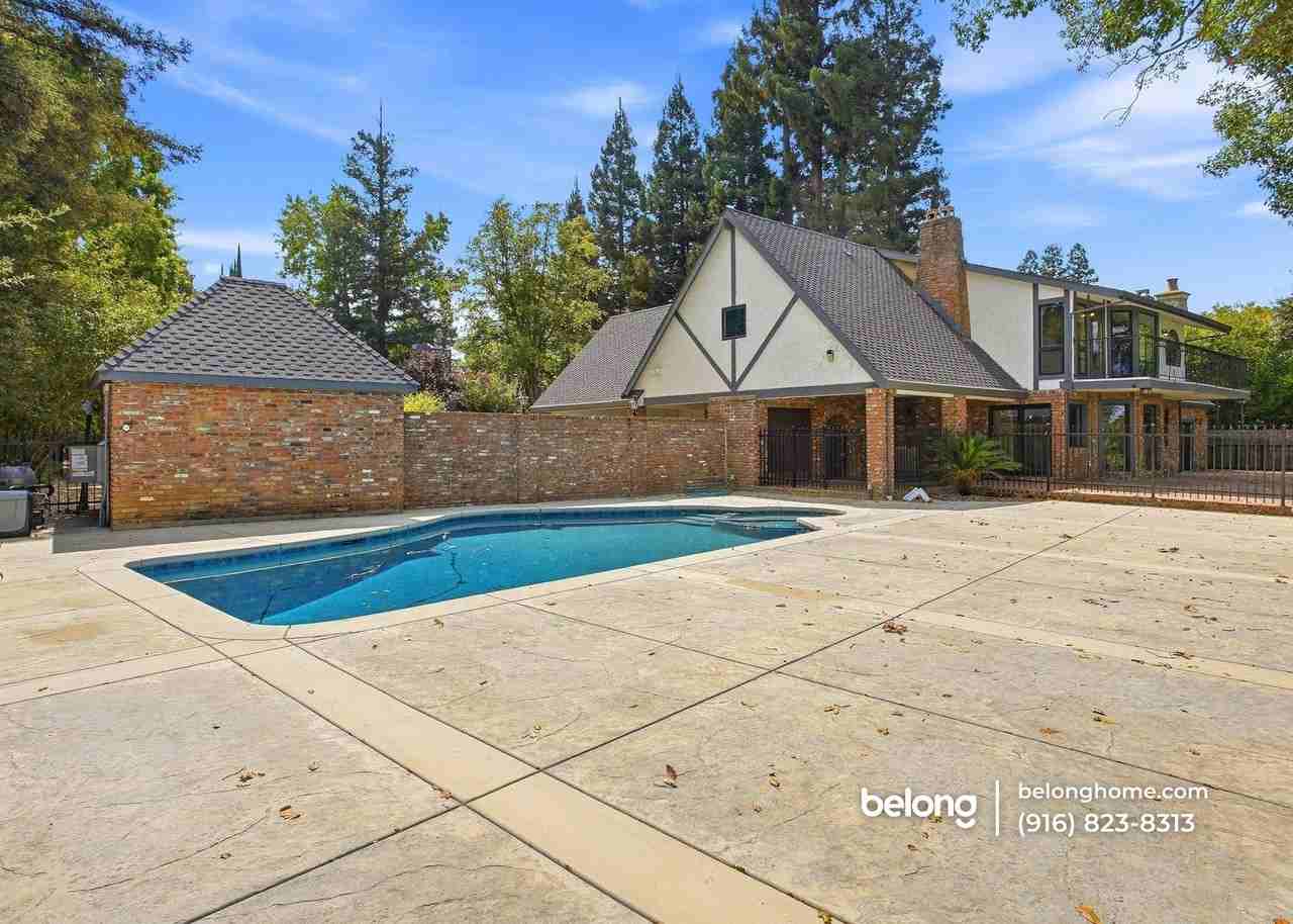 9815 Mira Del Rio Dr - Photo 6 of 25