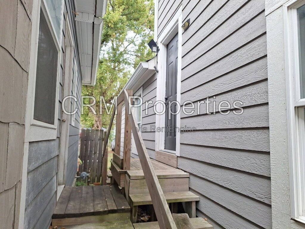 1910 Lexington Ave #B - Photo 2 of 13