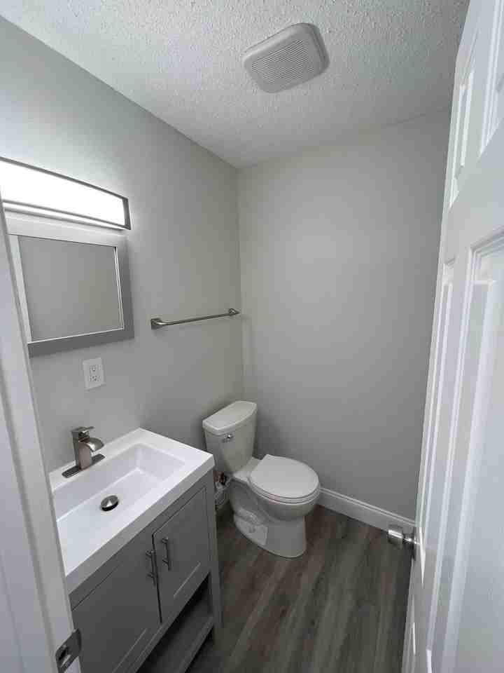 3232 On Fruitville - Photo 7 of 27