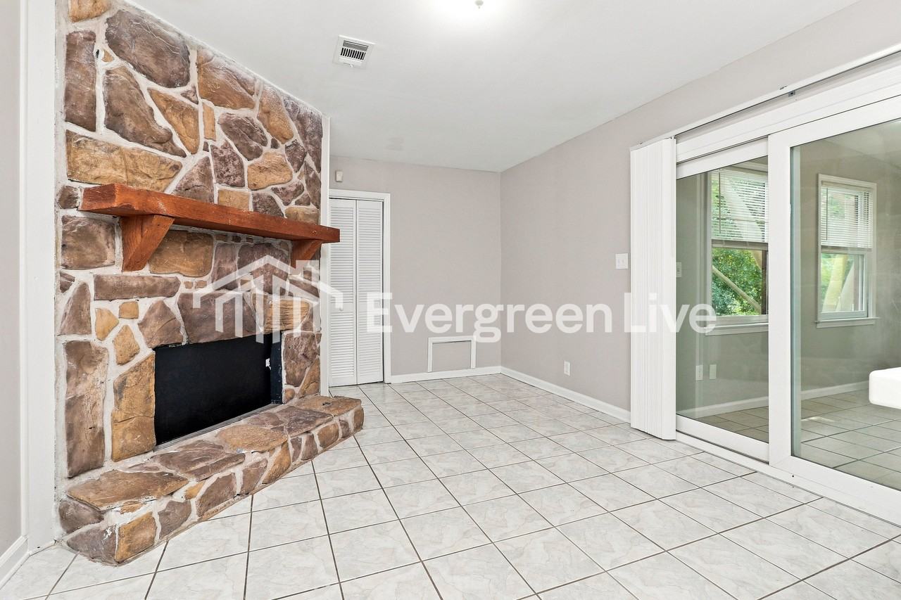 3890 Skidmore Dr - Photo 6 of 8