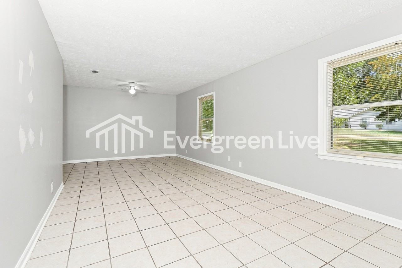 3890 Skidmore Dr - Photo 7 of 8